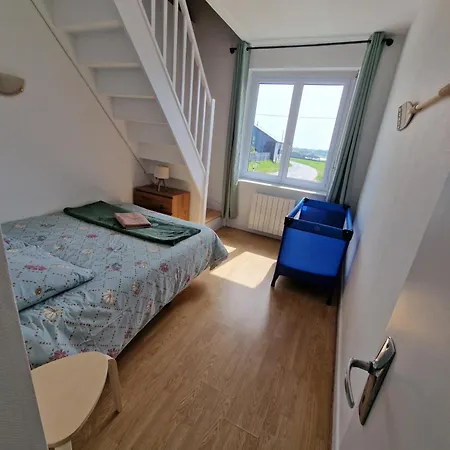 Maison spacieuse à saint coulomb Esterno foto